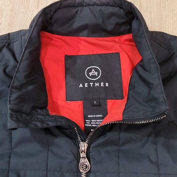 Aether Quilted Jacket - Picture 7 of 9